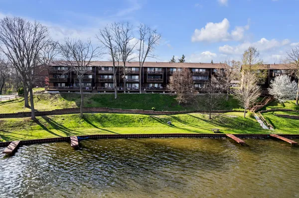 $200,000 | 1730 South Grove Street, Unit B307, Ypsilanti, MI 48198