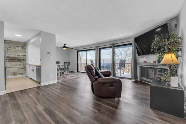 $200,000 | 1730 South Grove Street, Unit B307, Ypsilanti, MI 48198