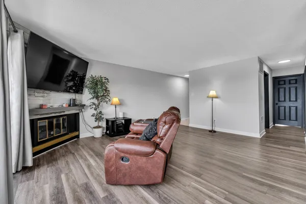 $200,000 | 1730 South Grove Street, Unit B307, Ypsilanti, MI 48198