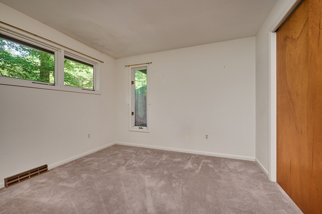 15 Red Fox Lane Amherst, MA 01002 - Photo 18 of 38