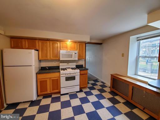 6500 Ridge Avenue, Unit 2 Philadelphia, PA 19128 - Photo 3 of 11 Large Kitchen