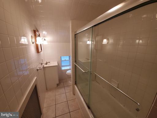 6500 Ridge Avenue, Unit 2 Philadelphia, PA 19128 - Photo 8 of 11 Bathroom