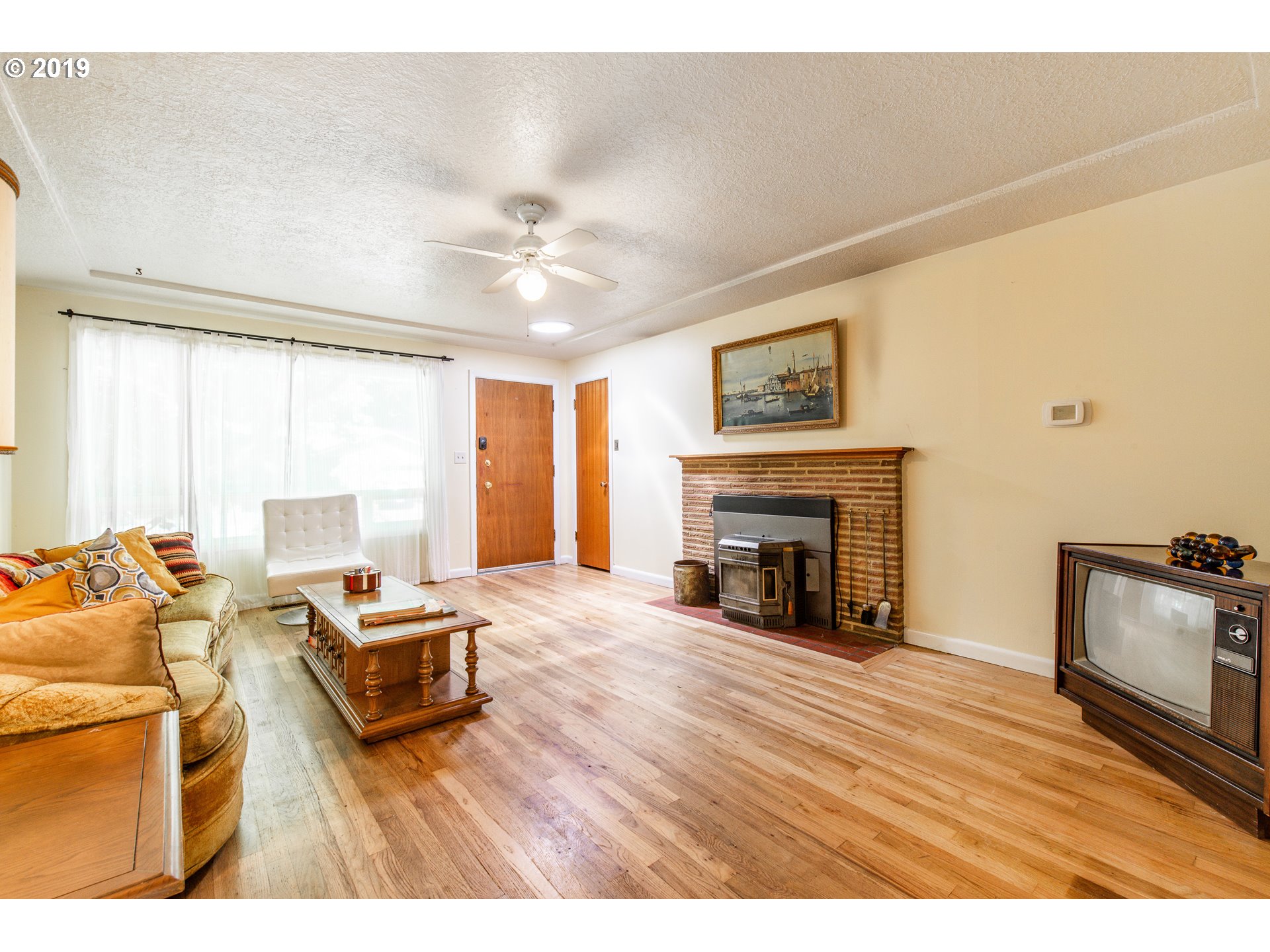 2530 Southwest Huber Street Portland, OR 97219 - Photo 3 of 17 Gallery Image 3