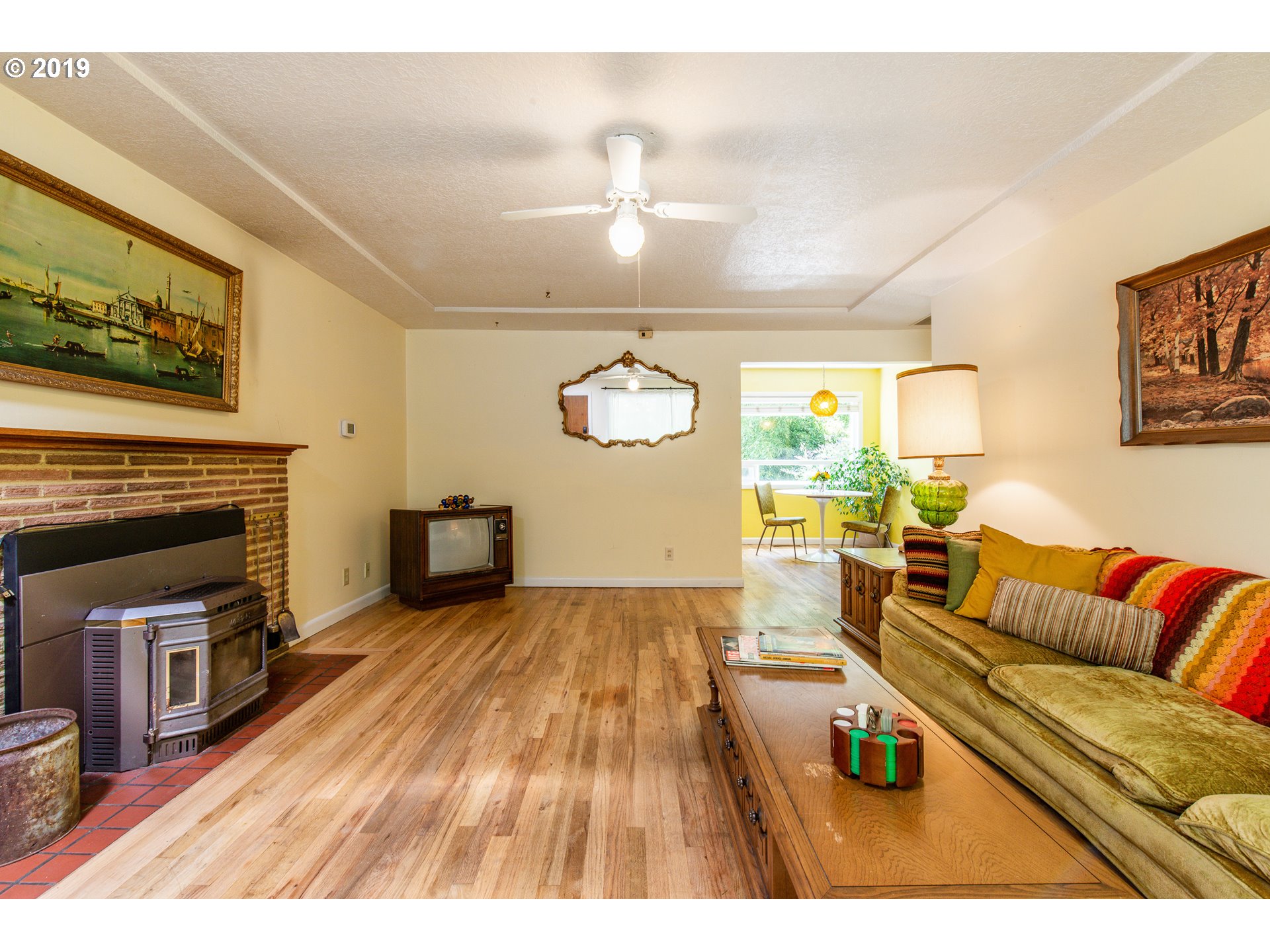 2530 Southwest Huber Street Portland, OR 97219 - Photo 4 of 17 Gallery Image 4