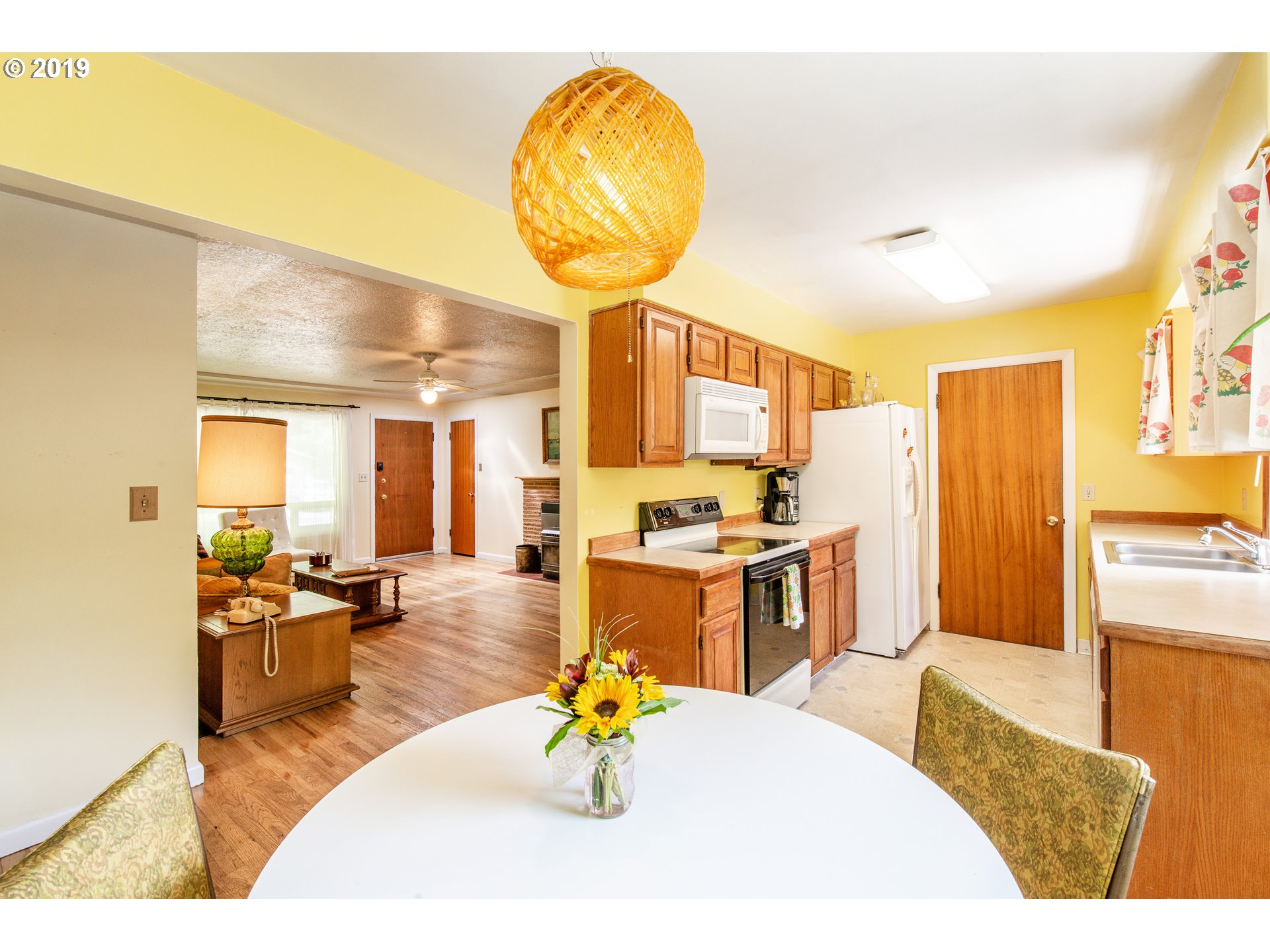 2530 Southwest Huber Street Portland, OR 97219 - Photo 6 of 17 Gallery Image 6