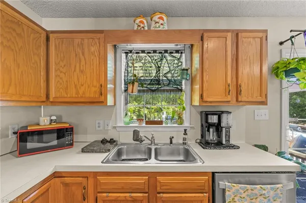 $240,000 | 5 Hamilton Court, Thomasville, NC 27360