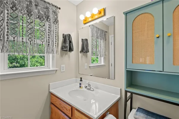 $240,000 | 5 Hamilton Court, Thomasville, NC 27360