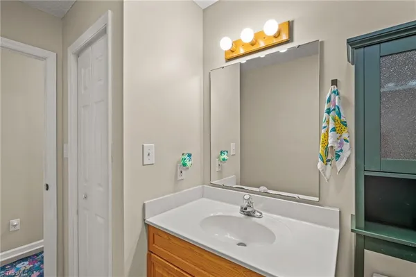 $240,000 | 5 Hamilton Court, Thomasville, NC 27360