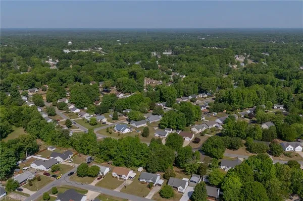 $240,000 | 5 Hamilton Court, Thomasville, NC 27360