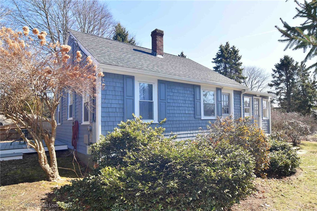 374 Succotash Road South Kingstown, RI 02879 - Photo 2 of 27