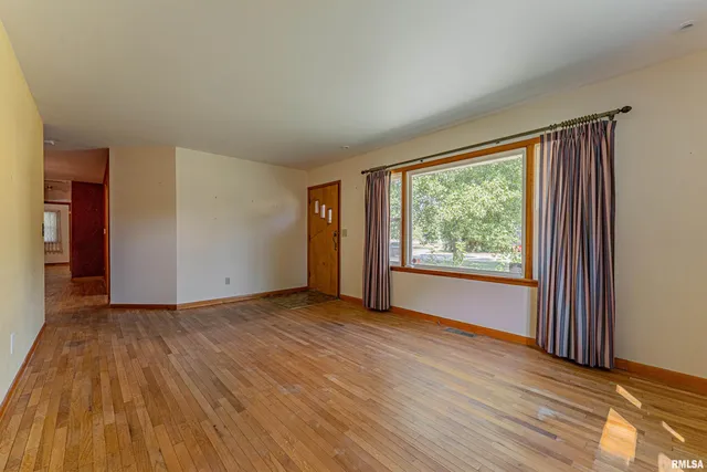 $120,000 | 700 West 5th Street, Delavan, IL 61734