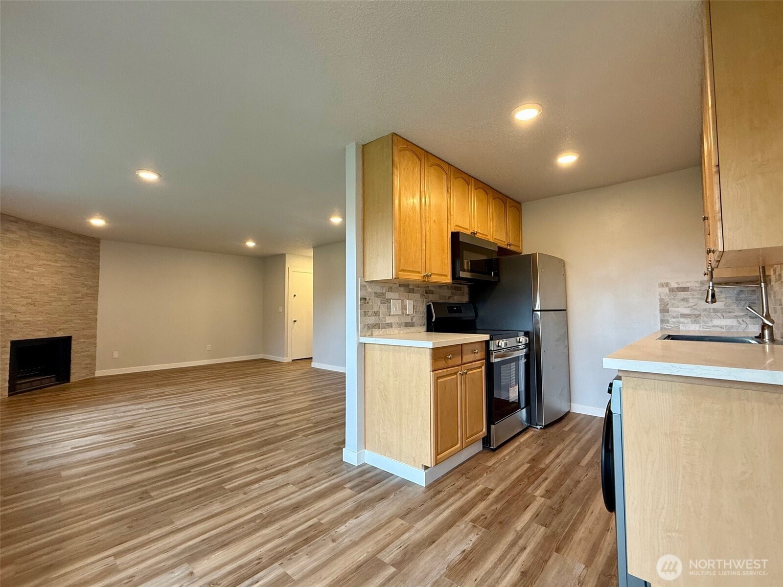 9623 South 248th Street, Unit B11 Kent, WA 98030 - Photo 4 of 16