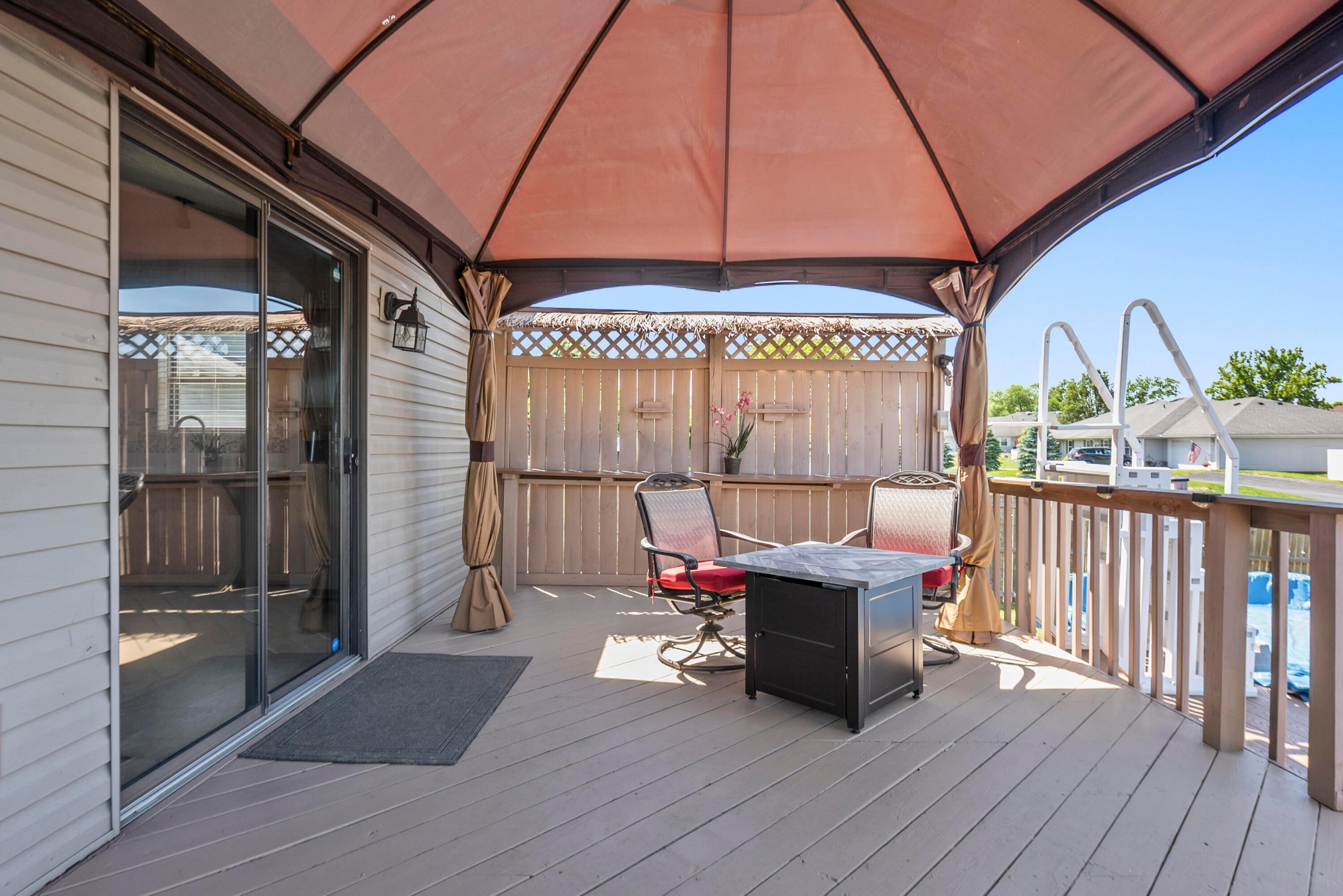 4686 Gilman Road Columbus, OH 43228 - Photo 37 of 43 Deck