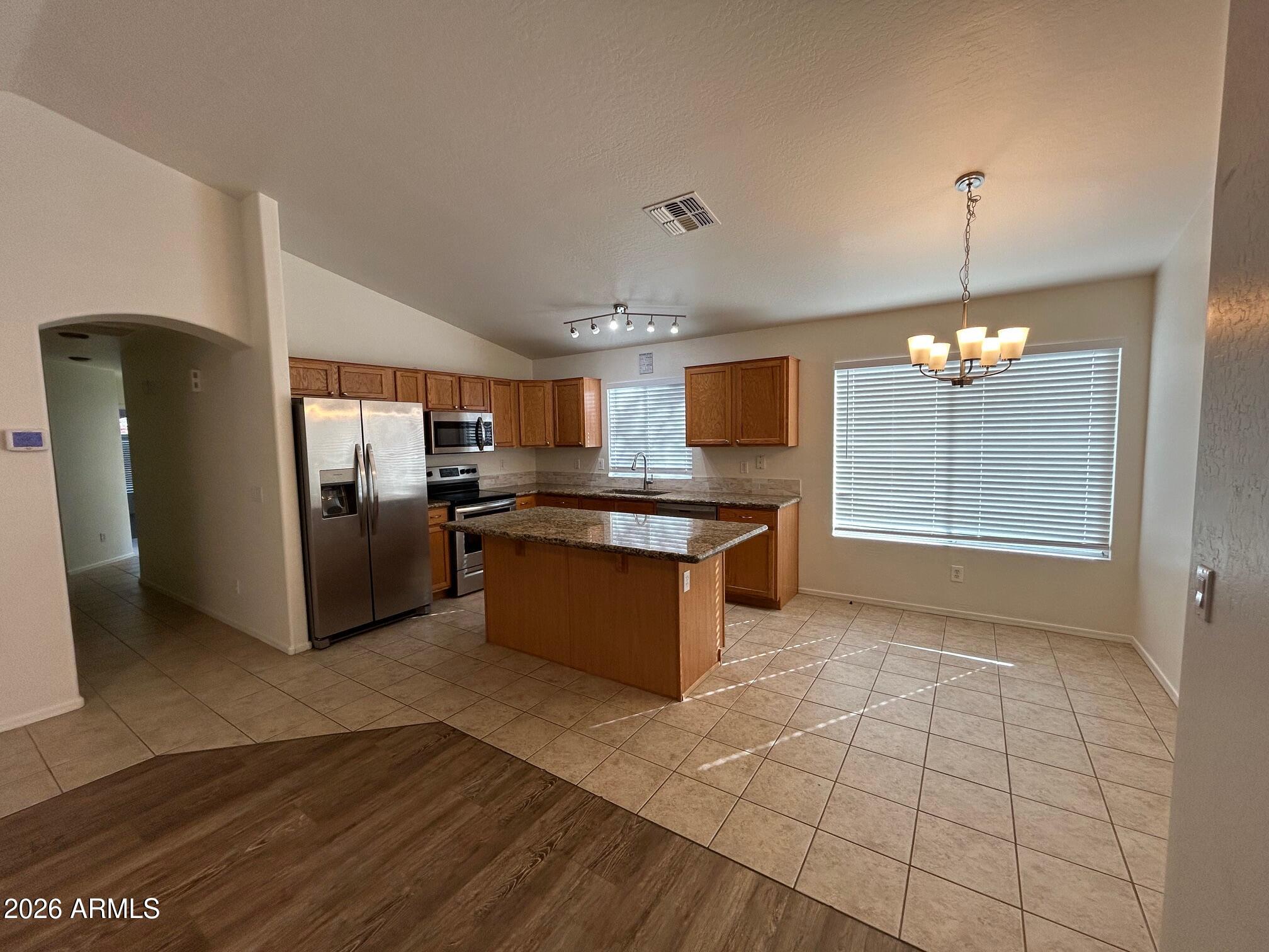 2109 East Danbury Road Phoenix, AZ 85022 - Photo 3 of 15 4