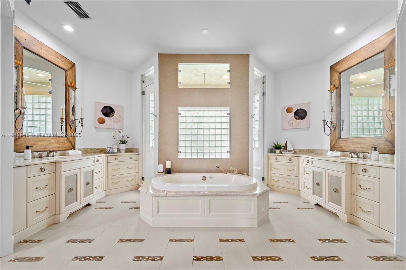 2684 Riviera Court Weston, FL 33332 - Photo 12 of 40 Gallery Image 12