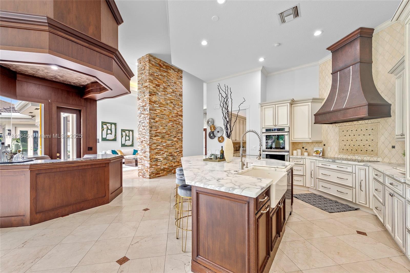 2684 Riviera Court Weston, FL 33332 - Photo 15 of 40 Gallery Image 15