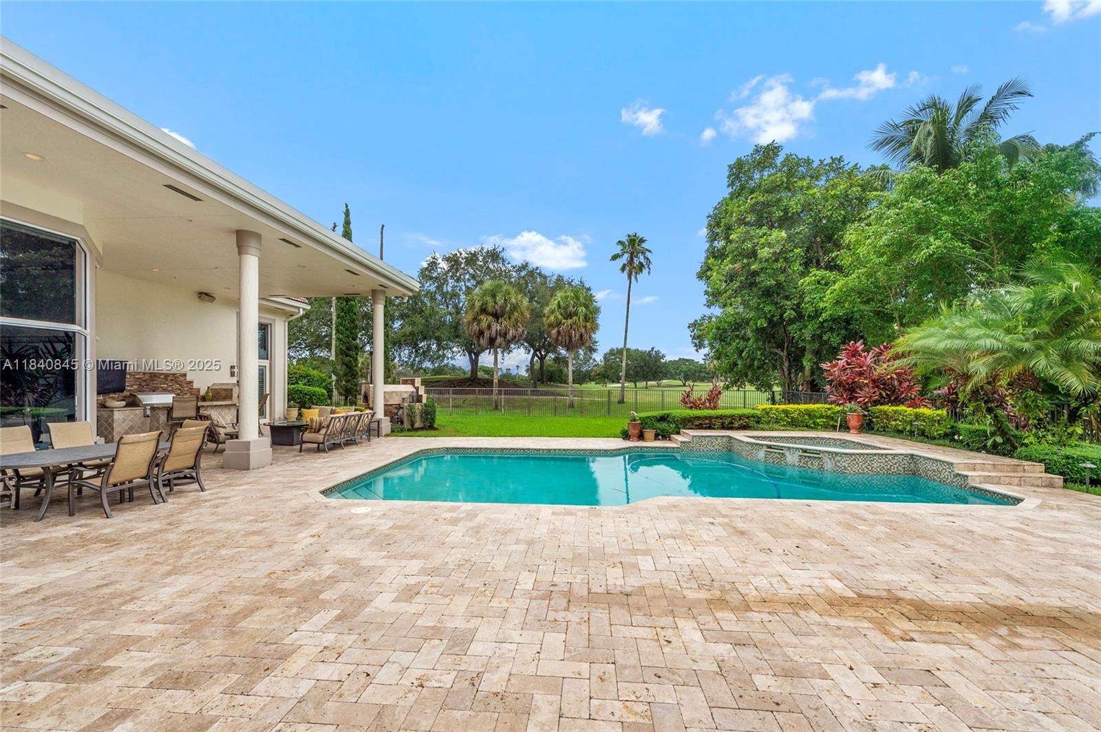 2684 Riviera Court Weston, FL 33332 - Photo 29 of 40 Gallery Image 29