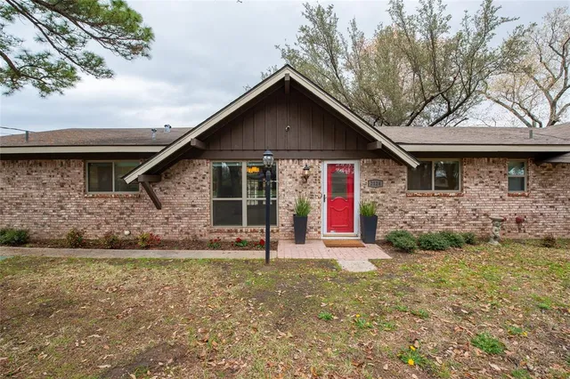 $3,100 | 2124 Ridge Lane, Grapevine, TX 76051