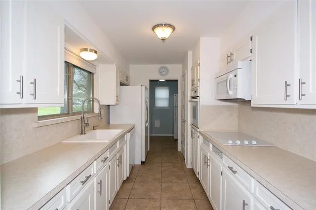 $3,100 | 2124 Ridge Lane, Grapevine, TX 76051