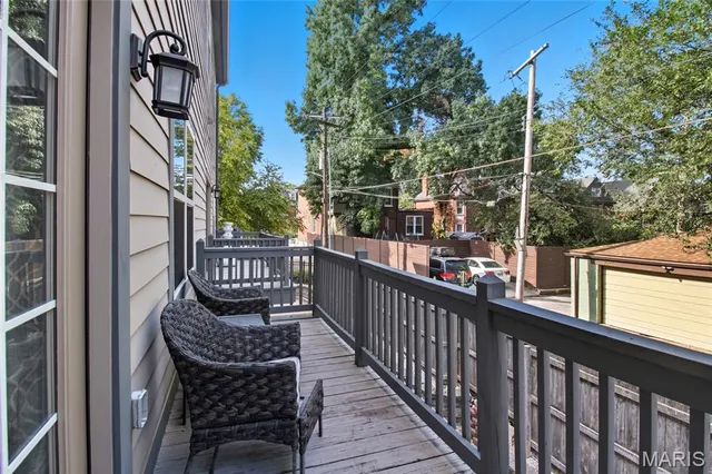 $379,900 | 3612 Flad Avenue, St. Louis, MO 63104