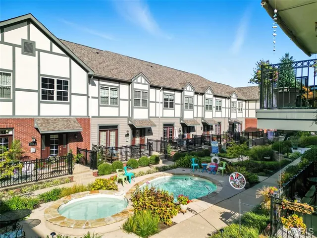 $379,900 | 3612 Flad Avenue, St. Louis, MO 63104