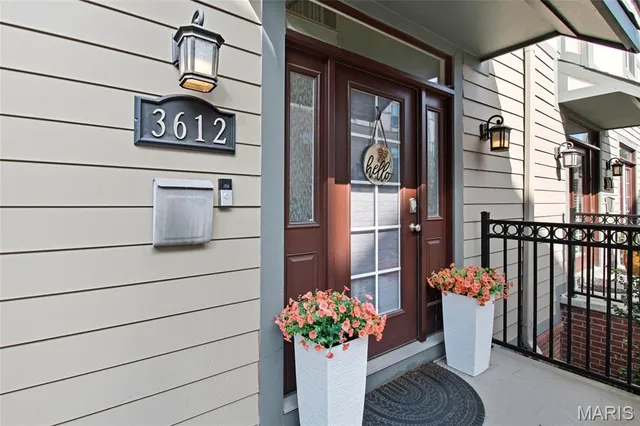 $379,900 | 3612 Flad Avenue, St. Louis, MO 63104