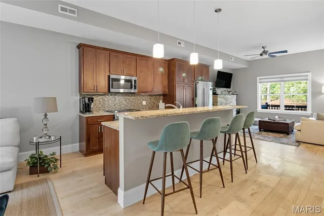 $379,900 | 3612 Flad Avenue, St. Louis, MO 63104