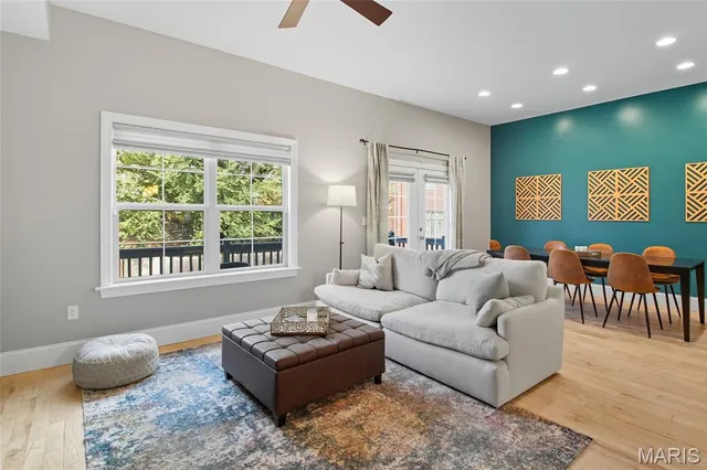 $379,900 | 3612 Flad Avenue, St. Louis, MO 63104