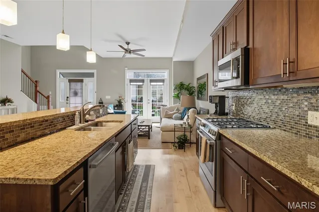 $379,900 | 3612 Flad Avenue, St. Louis, MO 63104