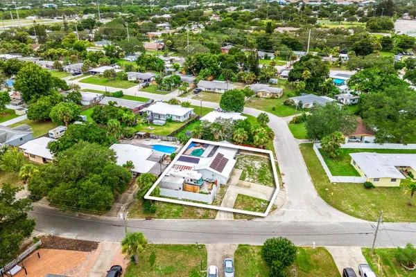 $399,900 | 1557 Hillcrest Drive, Melbourne, FL 32935