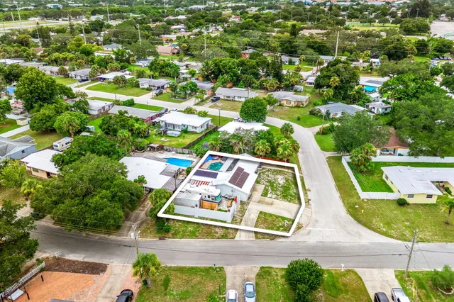 $329,900 | 1557 Hillcrest Drive, Melbourne, FL 32935