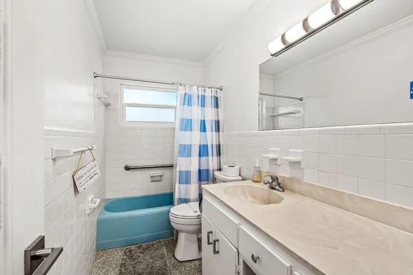 a view of washer and dryer in a utility room