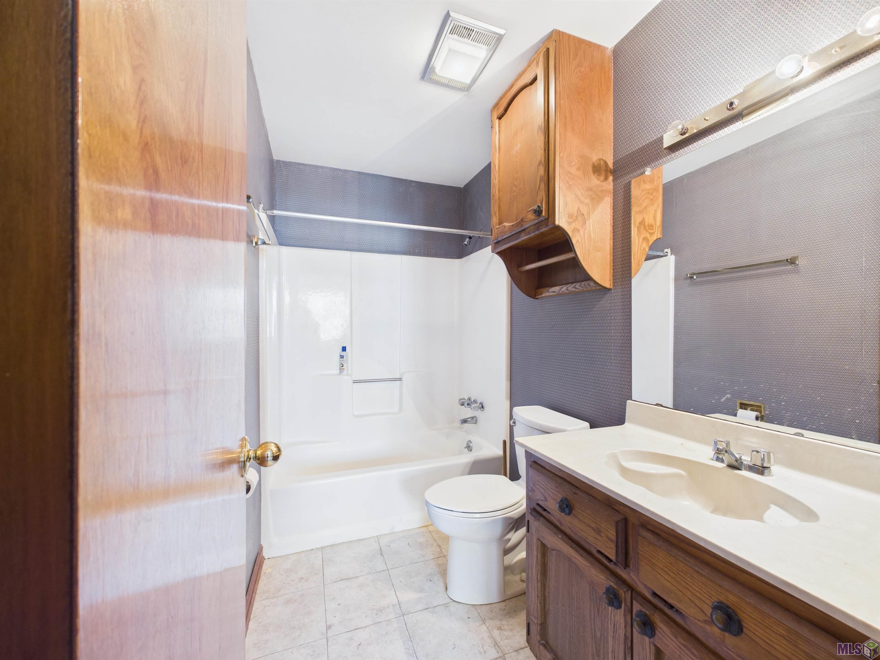 160 Ocean Drive, Unit 6B Baton Rouge, LA 70806 - Photo 11 of 35