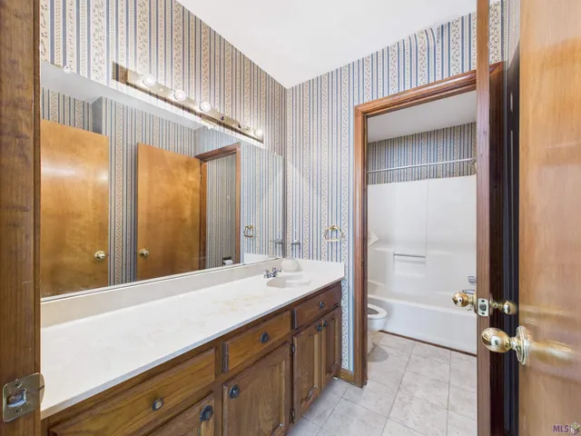 $99,900 | 160 Ocean Drive, Unit 6B, Baton Rouge, LA 70806