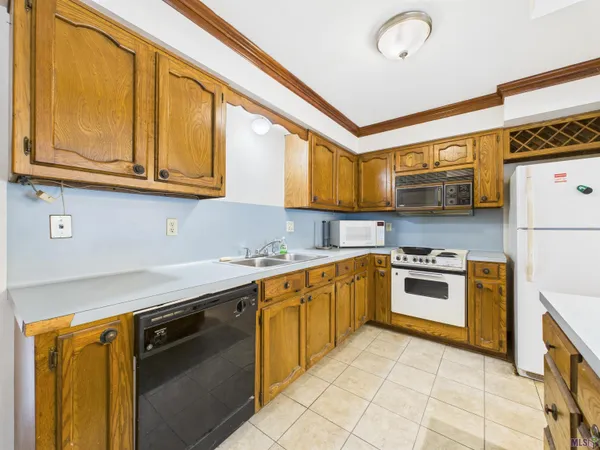 $99,900 | 160 Ocean Drive, Unit 6B, Baton Rouge, LA 70806