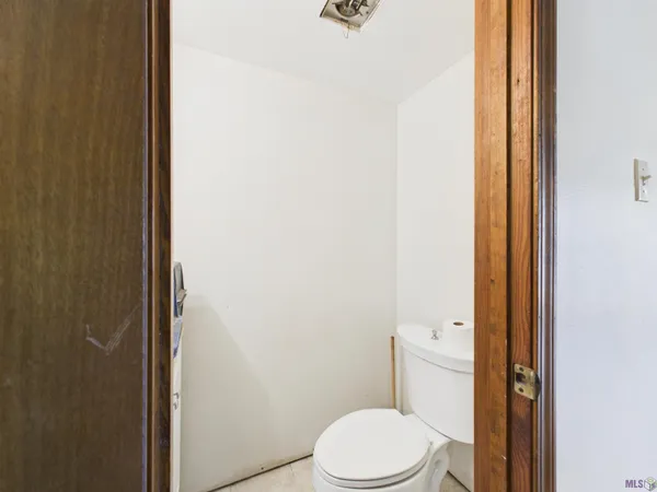 $99,900 | 160 Ocean Drive, Unit 6B, Baton Rouge, LA 70806