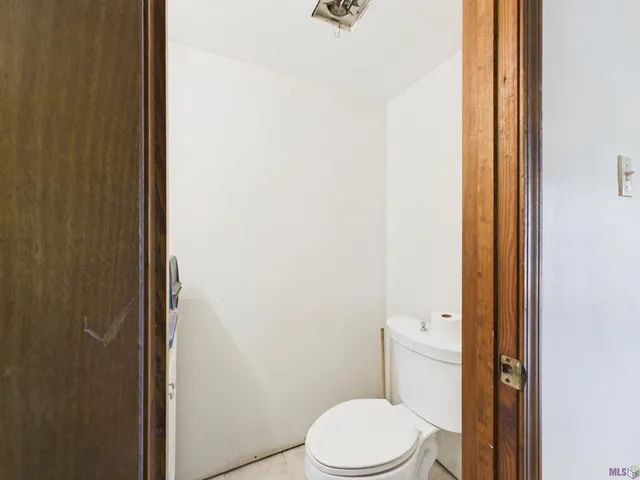 $99,900 | 160 Ocean Drive, Unit 6B, Baton Rouge, LA 70806