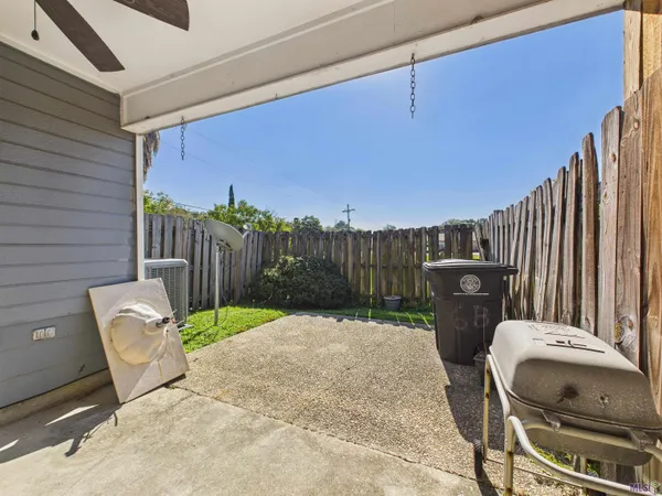 $99,900 | 160 Ocean Drive, Unit 6B, Baton Rouge, LA 70806