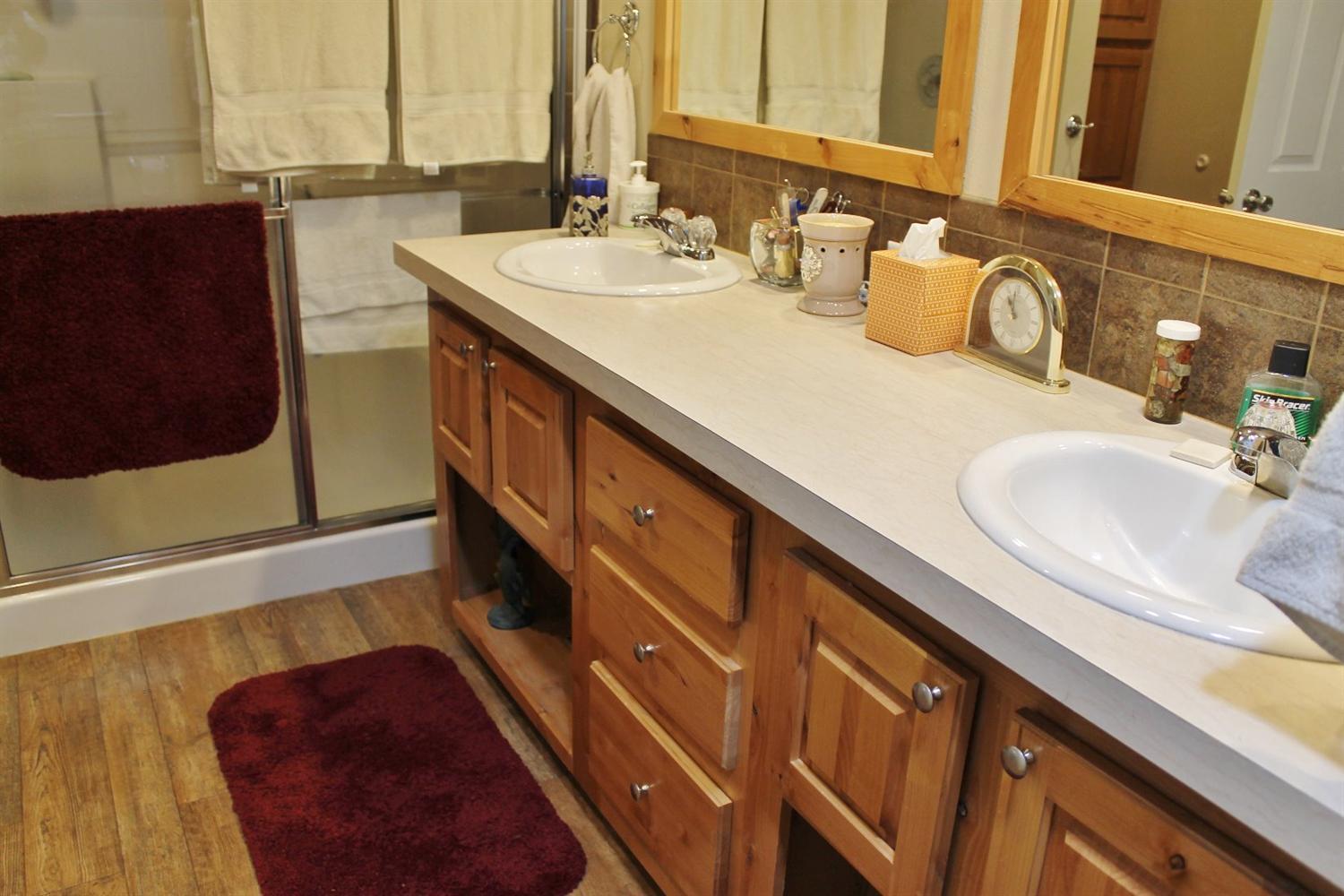 1225 South Stage Road Medford, OR 97501 - Photo 19 of 27 Gallery Image 19