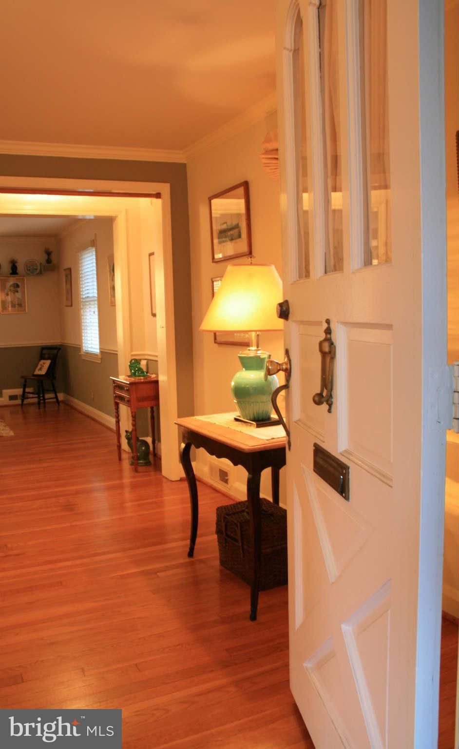 4202 Westview Road Baltimore, MD 21218 - Photo 2 of 30 Entry