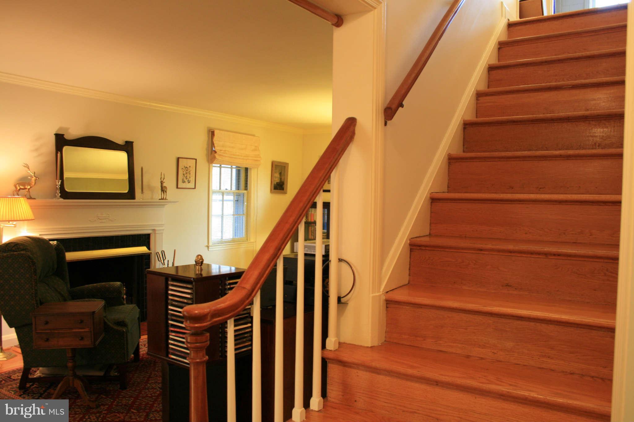 4202 Westview Road Baltimore, MD 21218 - Photo 12 of 30 Staircase