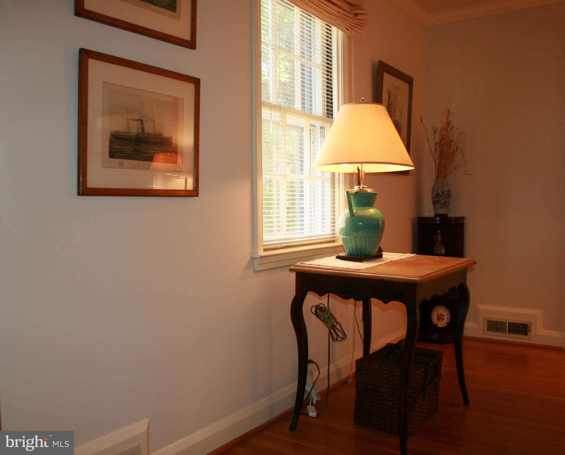 4202 Westview Road Baltimore, MD 21218 - Photo 5 of 30 Living Room