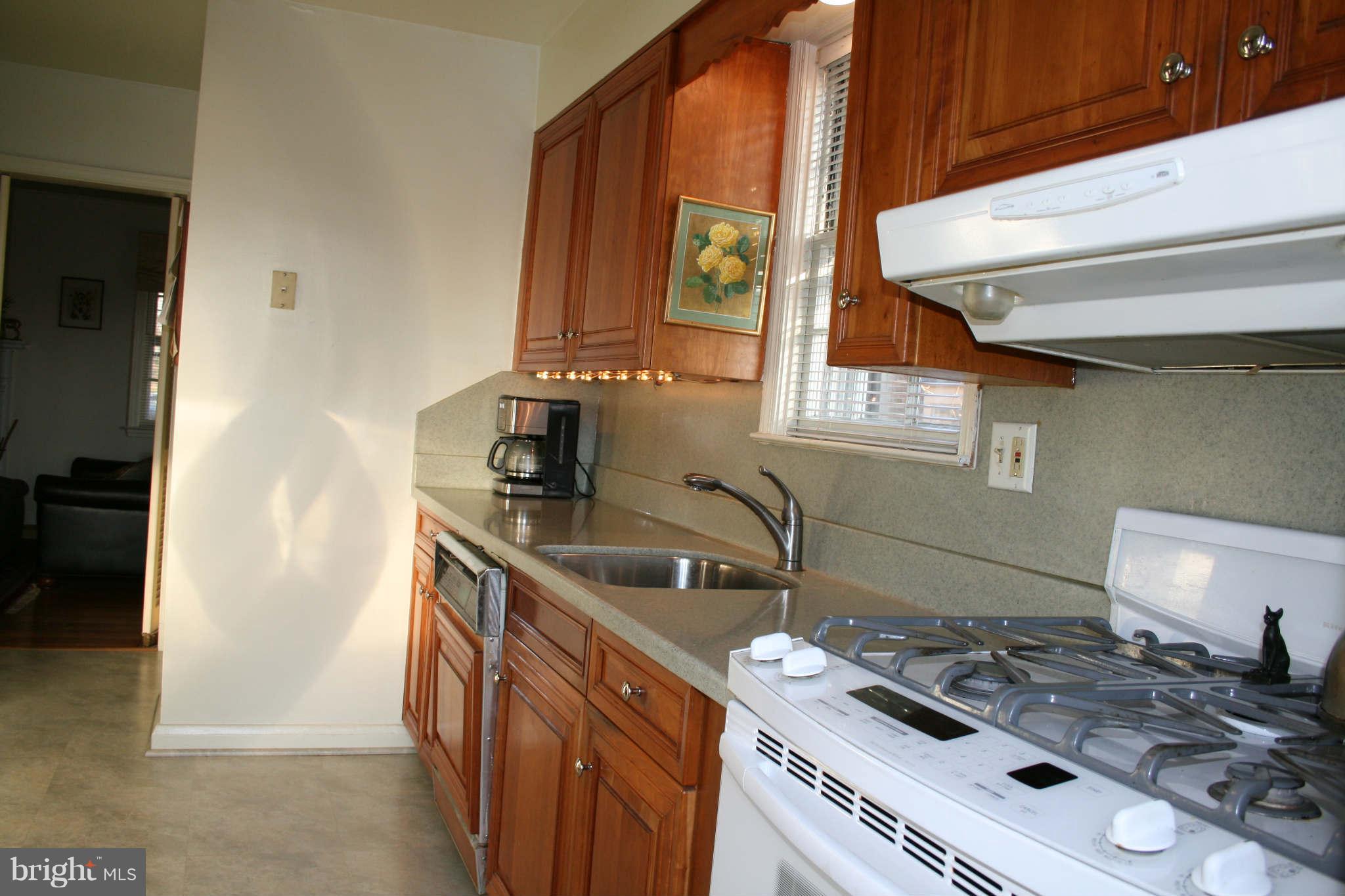 4202 Westview Road Baltimore, MD 21218 - Photo 10 of 30 Kitchen