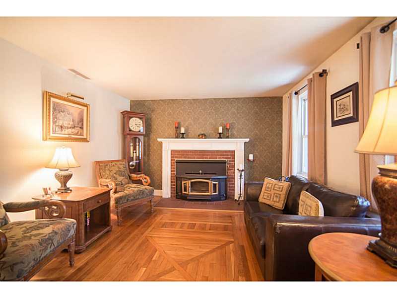3564 Flat River Road Coventry, RI 02816 - Photo 5 of 25 Living Room.