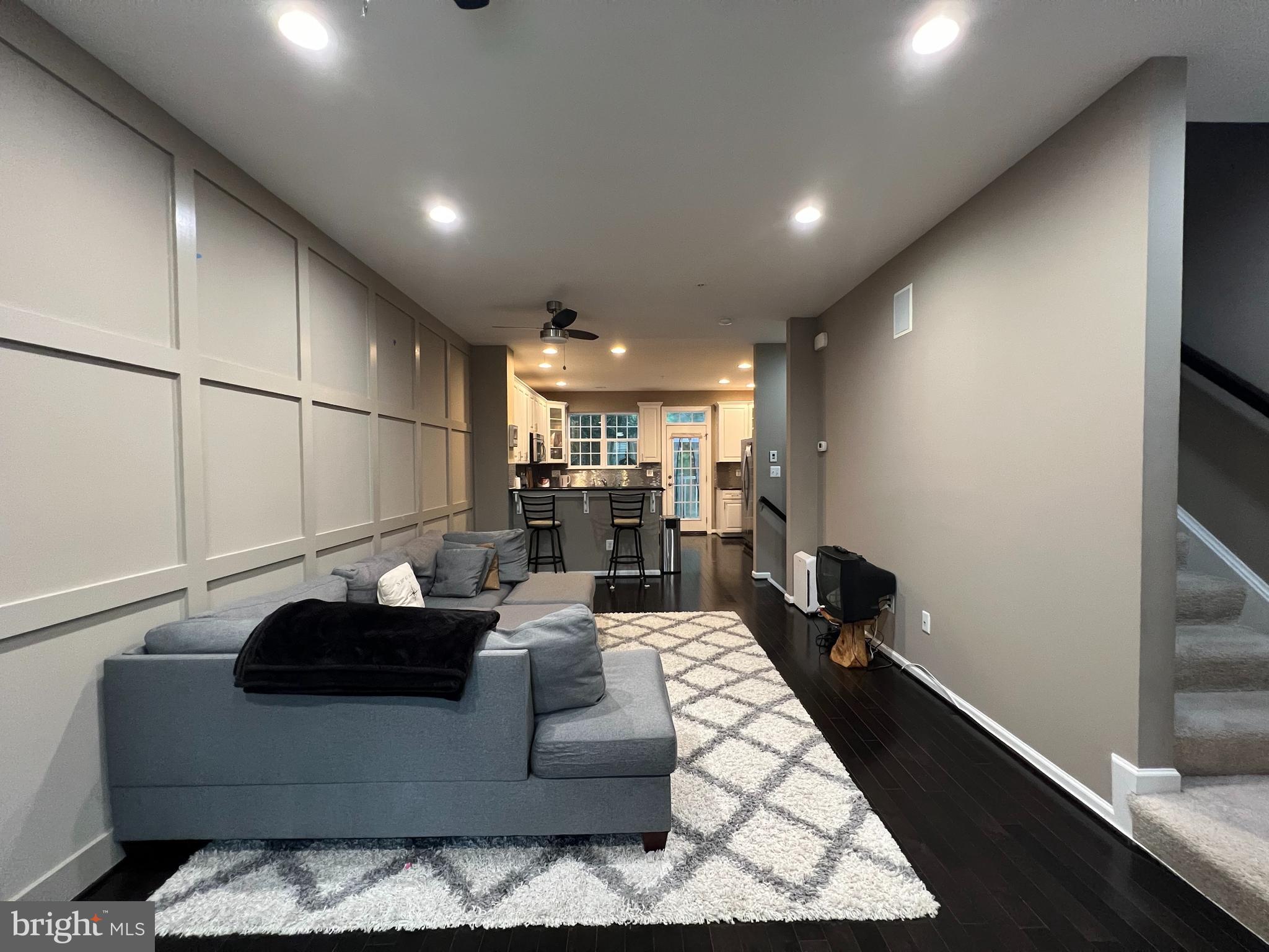 8193 Falls Grove Drive Manassas, VA 20111 - Photo 14 of 27 a living room with furniture