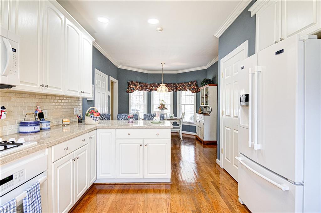 4511 Calabria Court High Point, NC 27265 - Photo 9 of 40 Gallery Image 9