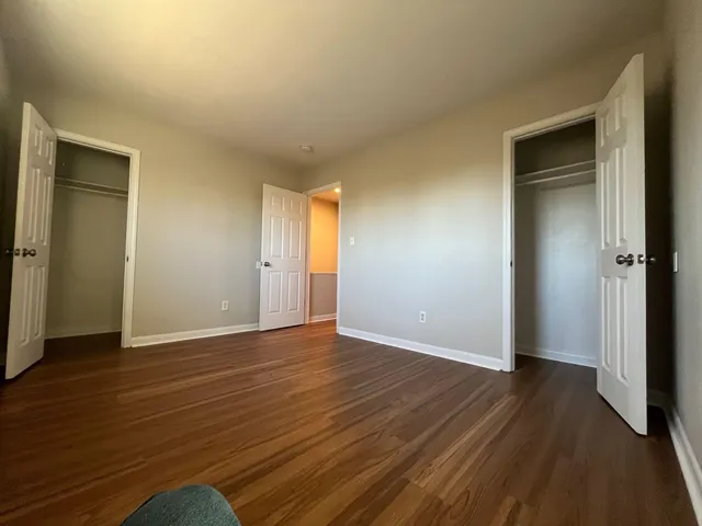 a view of a room & utility room