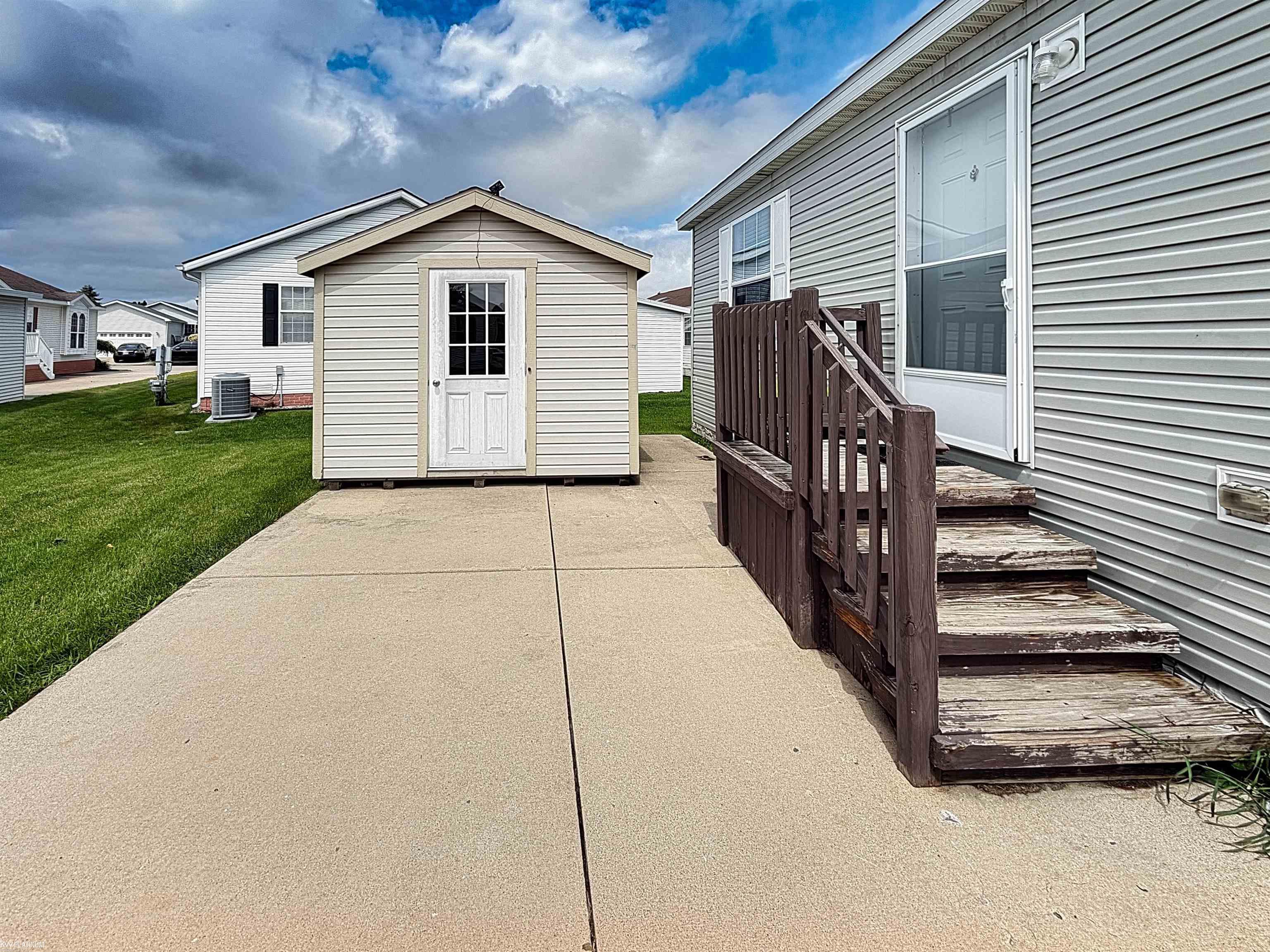 45545 Labelle Drive Macomb, MI 48044 - Photo 24 of 25 50214450-18a238c2-c66c-4895-80b3-d036e31d9d5f.JPG