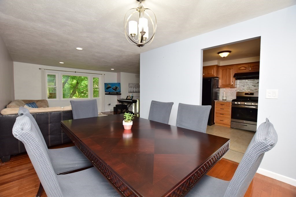 33 Wilson Road Northborough, MA 01532 - Photo 9 of 38 Gallery Image 9