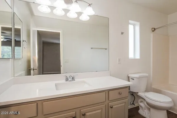 $2,070 | 7225 South 37th Glen, Phoenix, AZ 85041